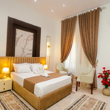 ダウンタウン アンティーク ホテル デザートサファリツアー周辺のホテル