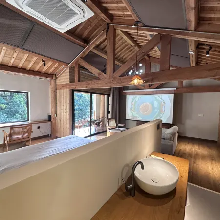 Cloud-Veiled Mountain Realm Retreat, Lishui Songyang
