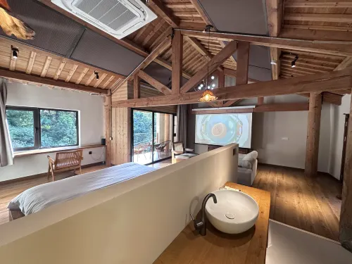 Cloud-Veiled Mountain Realm Retreat, Lishui Songyang