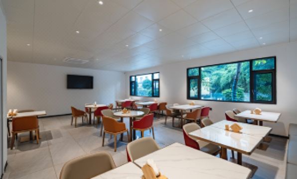 Qin Luxe Qinglefu Courtyard Hotel (High Speed Railway Station Jiaxing Road Food Street)