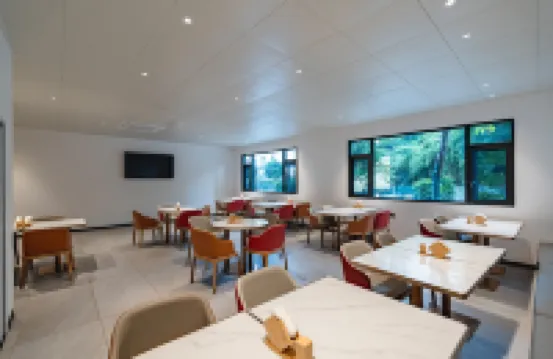 Qin Luxe Qinglefu Courtyard Hotel (High Speed Railway Station Jiaxing Road Food Street)