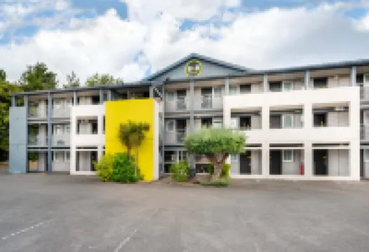 B&B Hotel NANTES Parc Expos La Beaujoire Hôtels à proximité de : Gare de Haluchère-Batignolles