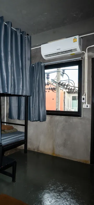 4-Bed In Mixed Dormitory Share Showers Room With Balcony