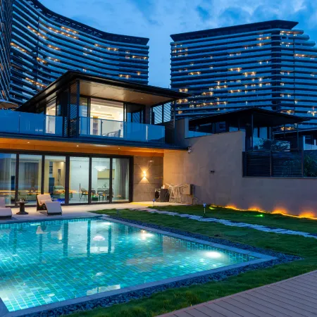 The sea Hotel.