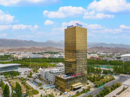 DeLingHa Chaidam Hotel Отели рядом с достопримечательностью «Qinghai Chaidamu Vocational and Technical College»