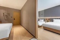 Liyi Hotel (Ganzhou Jiangnan Songcheng Historical Cultural Tourism Area Bubugao Square) - สำหรับครอบครัว