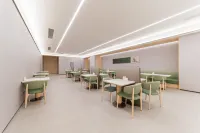 Qunji Hotel (Shiyan Municipal Government Global Harbor Store)