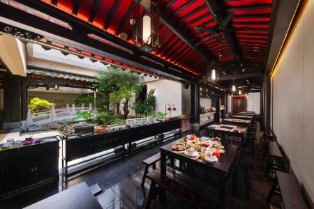 Sanfang Qixiang Shuxiang Wenru Hotel Отели рядом с достопримечательностью «Fujian Agriculture and Forestry University Gymnasium»