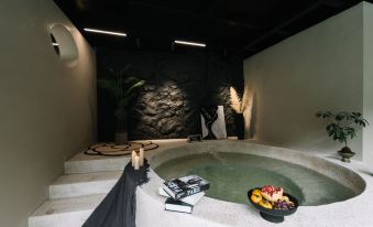 Anji Dashan Dashan Suxi Private Hot Spring Healing Design Guesthouse (Zhebei Grand Canyon)