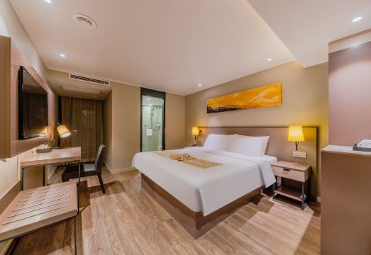 홈 인 플러스 항저우