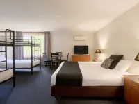 Abode Tuggeranong Hotel a Canberra