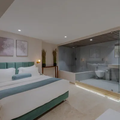 The Grand Suites Отели рядом с достопримечательностью «Мост Nehru»