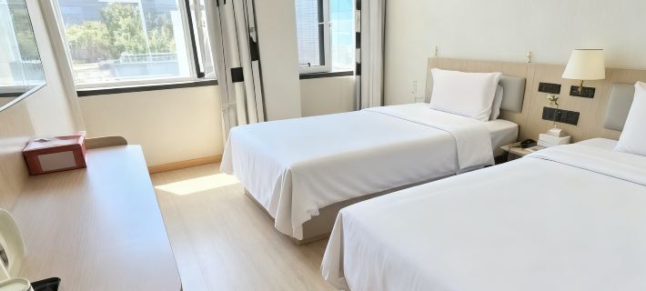 Donglin Yuehe Qingju Hotel (Children's Hospital Store on Altay Road, Urumqi) Hotels in Urumqi