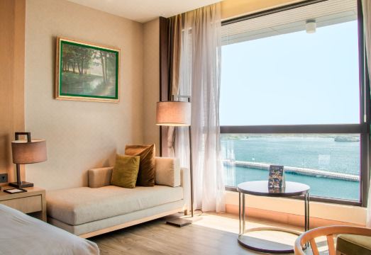 골든 레이크 호텔 전경