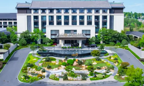 โรงแรมบ่อน้ำพุร้อนชวงฉวน จิ้งเหมิน