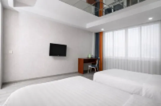 리장 부티크 호텔 (이중 중학교)