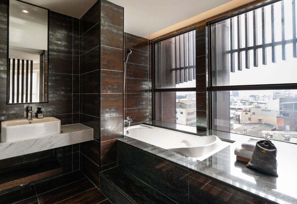 Lunaris Hotel 대표 이미지