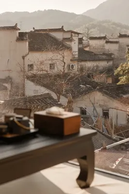 Hongcun Mountain Breeze Embracing the Moon · Serenity Garden (Hongcun Village Yuezao Store)