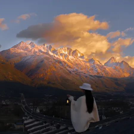 Baisha Pine Retreat · Private Villa with Snow Mountain & Golden Peak View