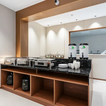 Pengshan Four Seasons River View Hotel