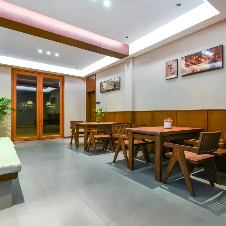 Wudangshan Wenshan Leye Homestay (Wudangshan Scenic Area Ticket Office)