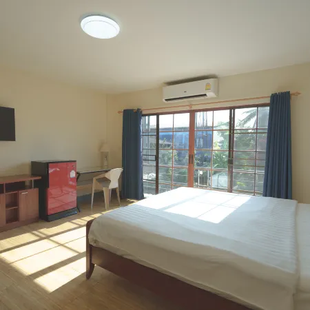 V Tharm Hotel