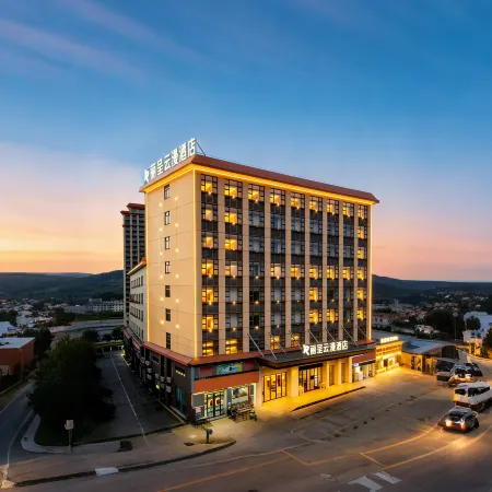 Rezen Yunman Hotel Отели рядом с достопримечательностью «Жухайский конный корт»