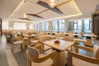 Home Inn Plus (Enshi Xuan'an Yuquan Street Branch) - parking