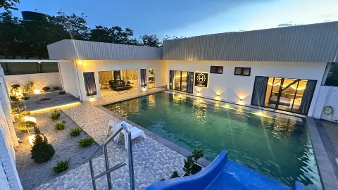 The Luxurious 1256, Forest Flow Villa in Pegoh