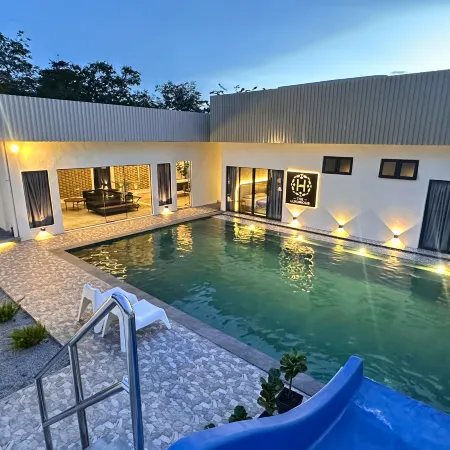 The Luxurious 1256, Forest Flow Villa Hotels in Pegoh