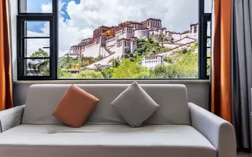 天都ホテル（観光サービスセンター）