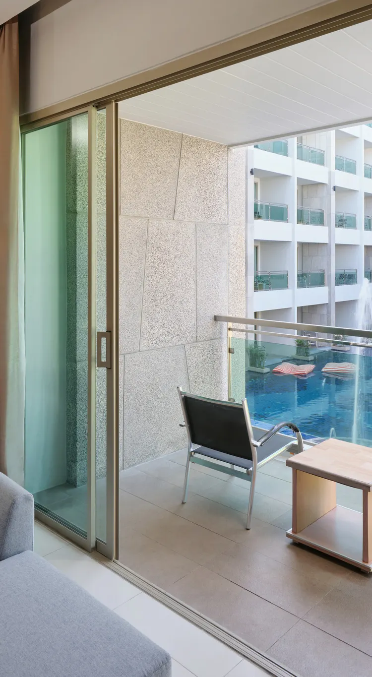 ห้องดีลักซ์ วิวสระน้ำ