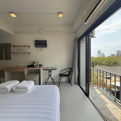 PL Residence Hotel Patamnak Soi 3 Отели рядом с достопримечательностью «Старый город»