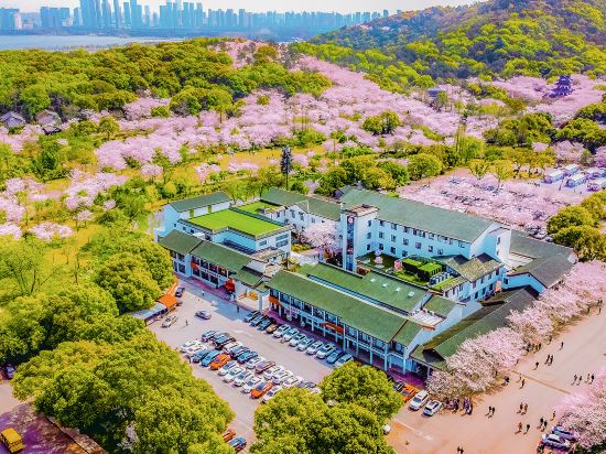Wuxi Sakura Villa （Taihu Yuantouzhu Scenic Area）