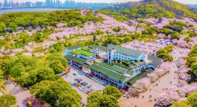 Wuxi Sakura Villa （Taihu Yuantouzhu Scenic Area） Hotels in Taihu Yuantouzhu/Liyuan Scenic Area