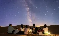 Tengger Dune Stellar · Latitude 37° Starry Desert Resort - parkir