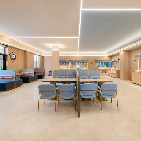 HanTing Hotel (Xijiang Qianhu Miao Village West Gate Tourist Center)