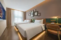 James Joyce Coffetel (Beijing Zhuxinzhuang Subway Station Wanda Plaza) - parking
