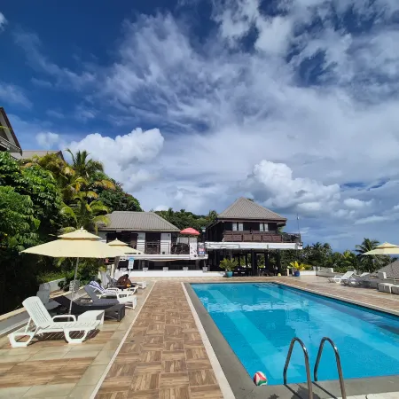 The Crow's Nest Resort