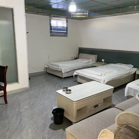 Subei Mazongshan Aduqin Hotel
