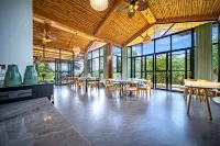 Yifeng Homestay - بار
