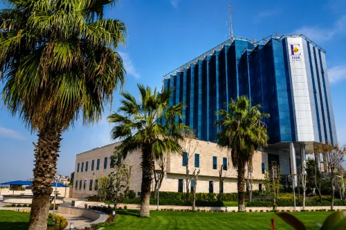 Erbil International Hotel - Parvekkeita