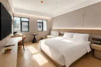 YBORN Hotel - موقف سيارات