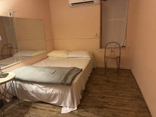 Flushing Guesthouse - 2-Star