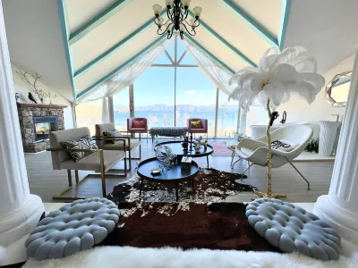 Cloud Chaser's Starry Lake Retreat (Luguhu Nise Pier) Hotel in zona Lover Tree