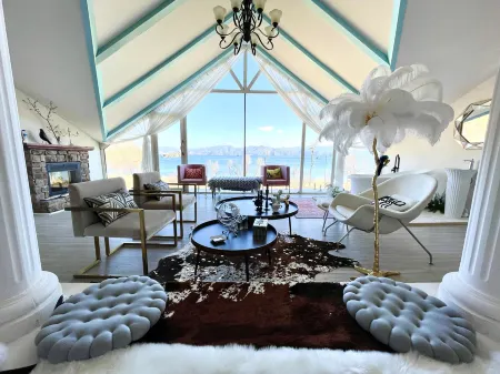 Cloud Chaser's Starry Lake Retreat (Luguhu Nise Pier) Отели рядом с достопримечательностью «Lover Tree»