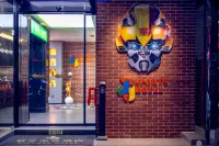 Quanbo E-sports Hotel, Central Square (Two Rivers and Four Lakes Scenic Area)