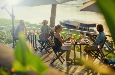 Villa Alounsavath Mekong Riverside Отели в г. Луанг Прабанг