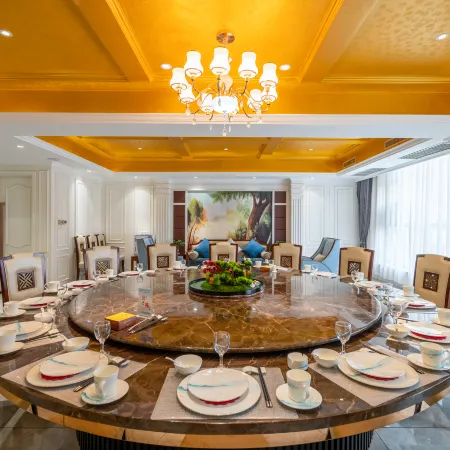 Yulong Garden Hotel (Zhenping Wandelong Plaza)