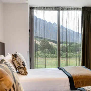 La Quinta by Wyndham Remarkables Park Queenstown Отели рядом с достопримечательностью «Пивоварня Altitude Brewing»